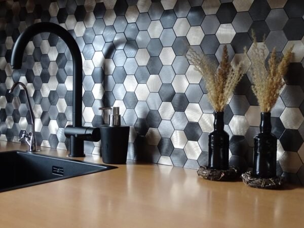 Zelfklevende Mozaiek Wandtegel Hexagon AYDO – Black Steel – 29,4x31x0,4cm - Image 2